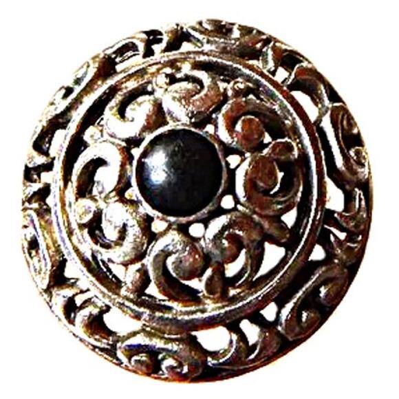 Vintage Classic Filigree Scrolled Stud Earrings - Picture 3 of 7